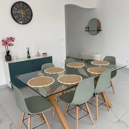 Relax & Work A 3 6 Personnes Frespech